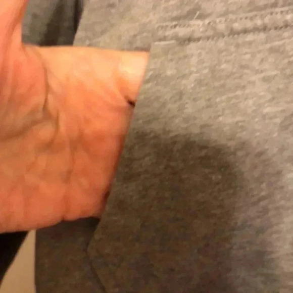 Vans zip up hoodie with front pockets. Size XS - Picture 4 of 9